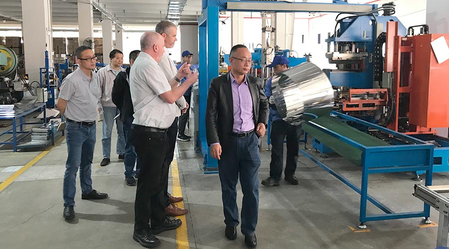 三年疫情后首訪！英國(guó)客戶(hù)Buyitdirec蒞臨金環(huán)電器視察