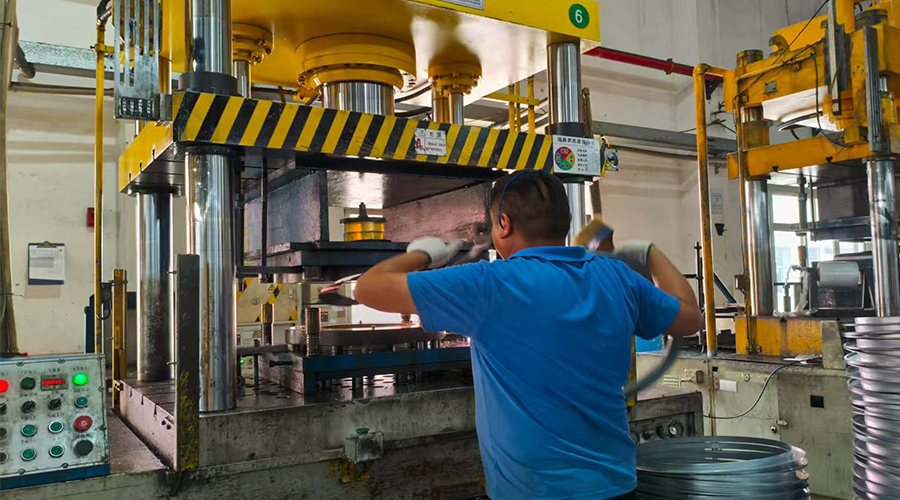 金環(huán)電器的滾筒干衣機(jī)如何適應(yīng)游艇、輪船等特殊海洋環(huán)境，確保高安全性和穩(wěn)定性？