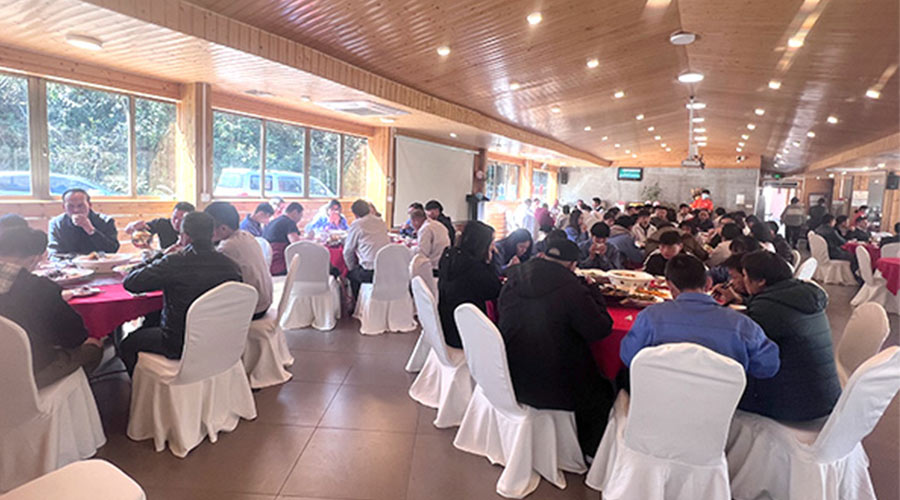 金環(huán)電器開(kāi)工宴！吃飽喝足加油干迎戰(zhàn)2023！