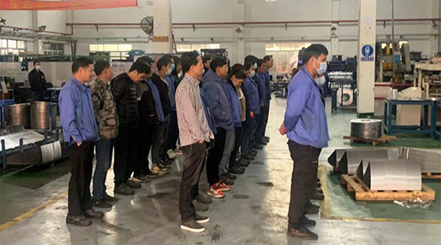 保健康 趕生產(chǎn)！金環(huán)電器早會(huì)叮囑員工注意防疫