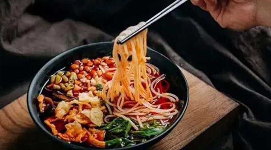 吃螺螄粉衣服上有味道如何快速解決！滾筒衣服烘干機有辦法